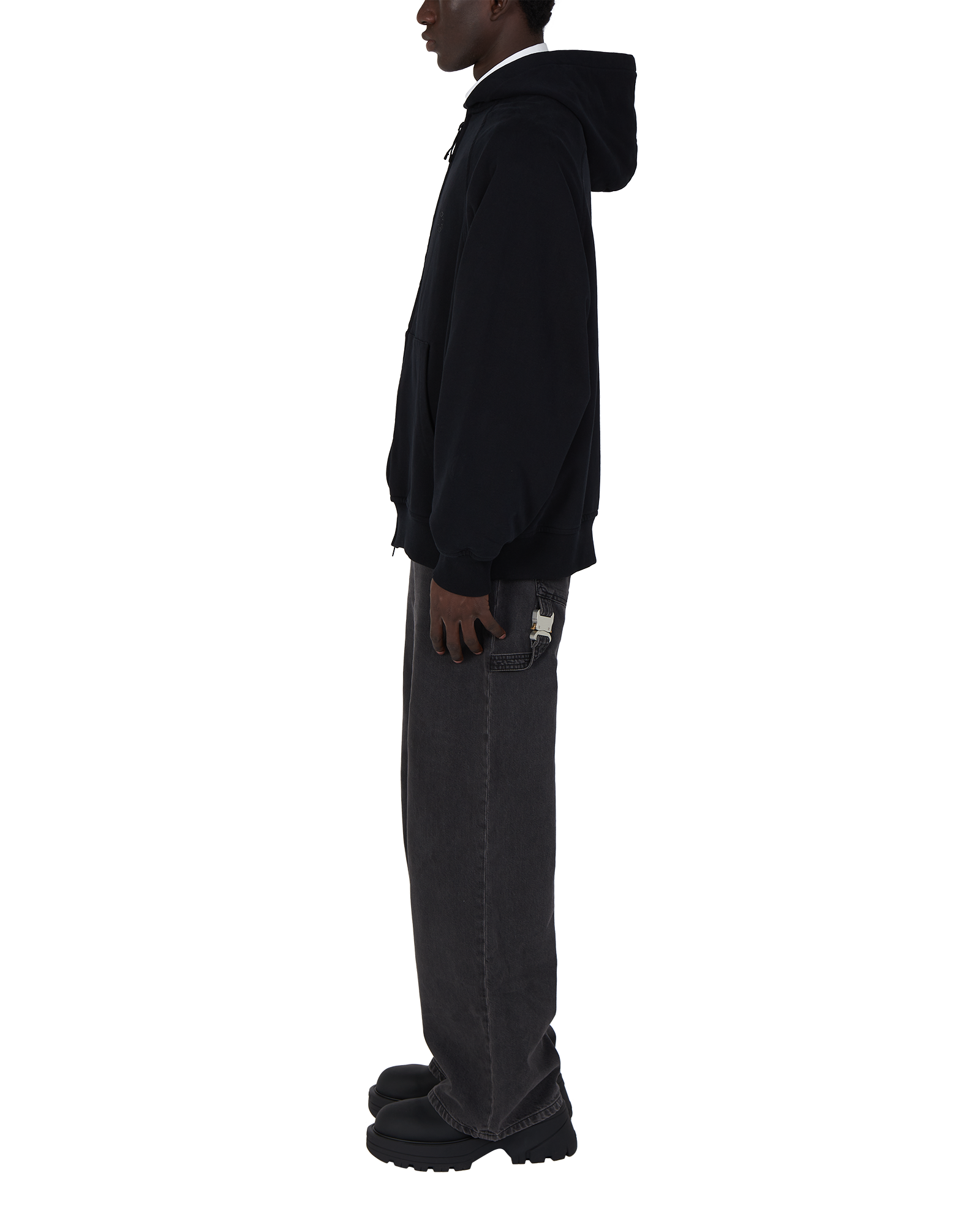 BLACK OVERSIZED ZIP-UP HOODIE