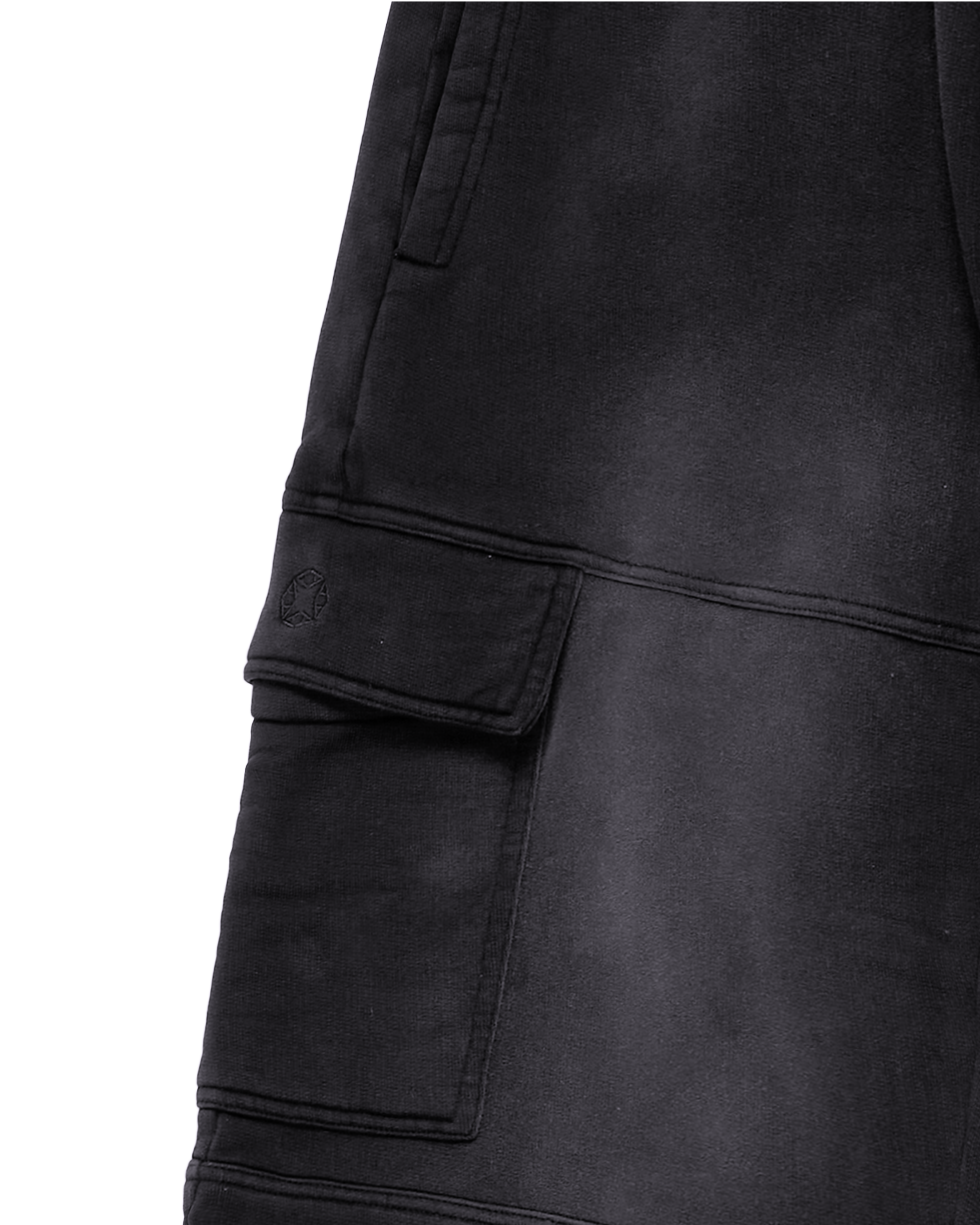 BLACK GARMENT DYE CARGO SHORTS